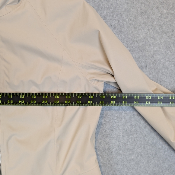 Lululemon Definitely Raining Jacket Women's 8 Cashew Beige Stretch Glyde W4H12S - Picture 7 of 15